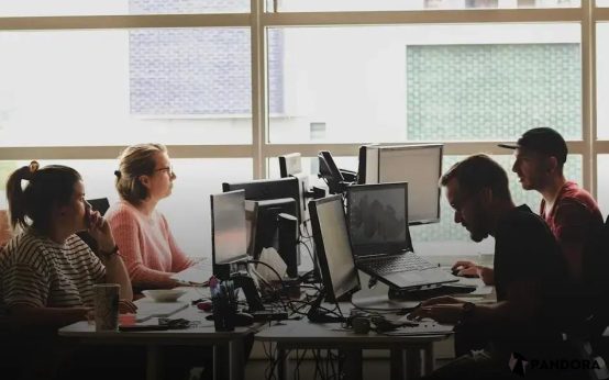 Upskilling vs. Reskilling: Discover Key Differences Now